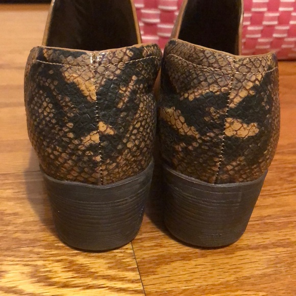 BC bootie in brown and snake look material sz 8 - Picture 3 of 5